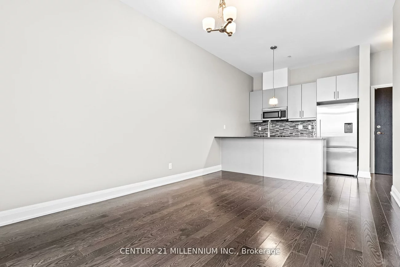 15277, Yonge, Aurora Village, Aurora