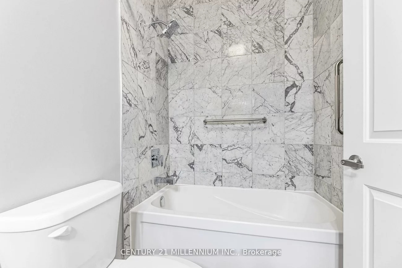 15277, Yonge, Aurora Village, Aurora