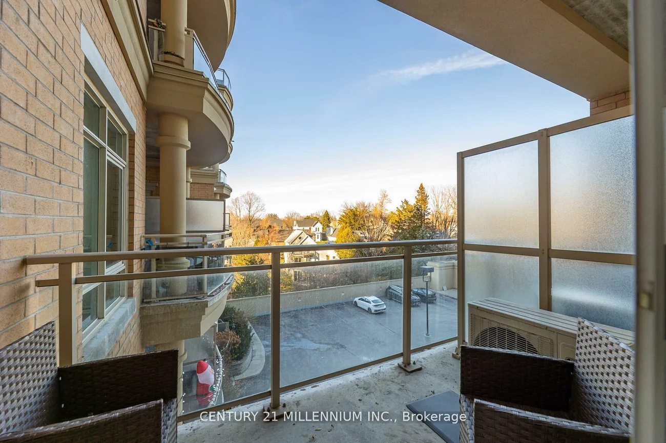 15277, Yonge, Aurora Village, Aurora