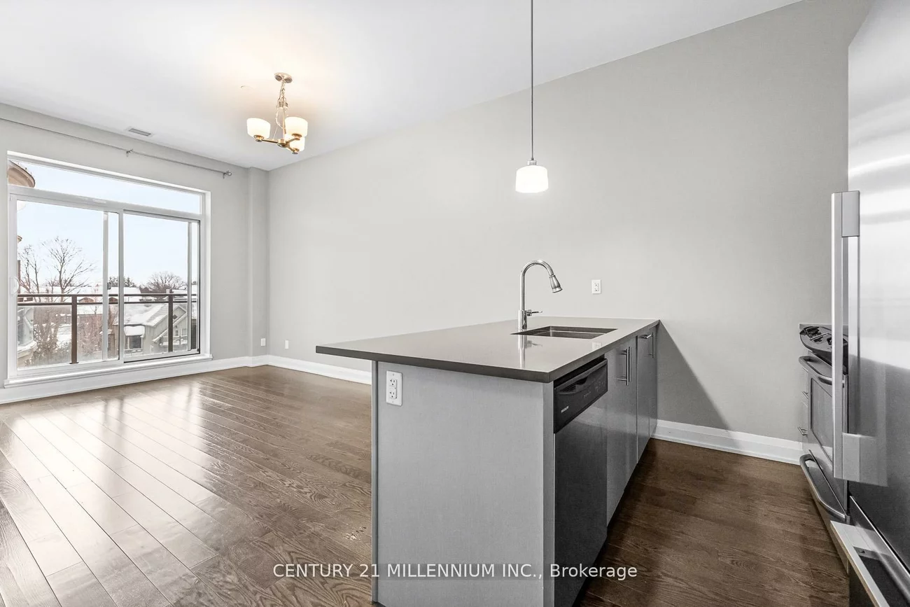 15277, Yonge, Aurora Village, Aurora