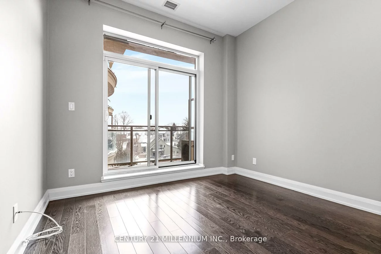 15277, Yonge, Aurora Village, Aurora