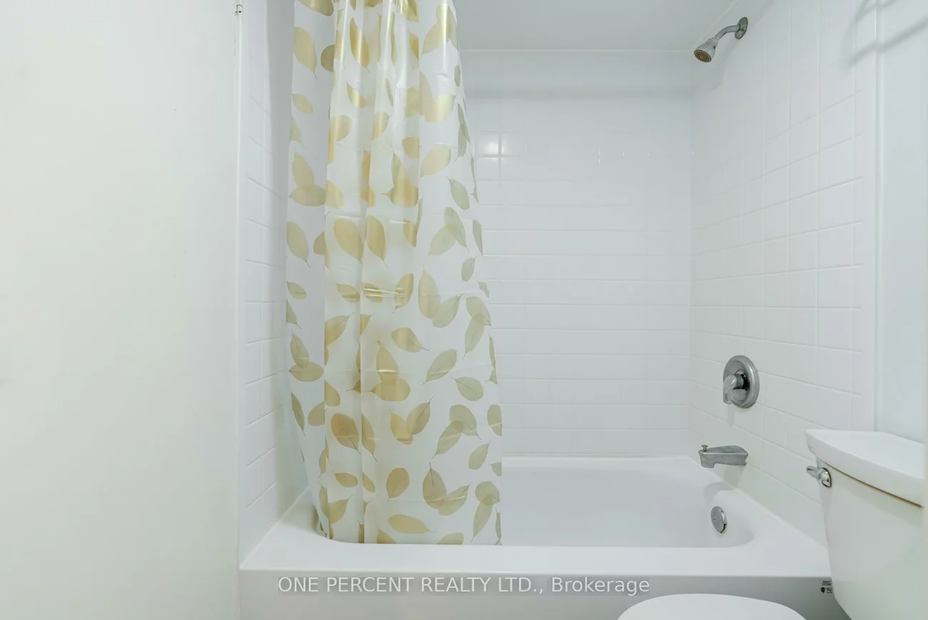 15390, Yonge, Aurora Heights, Aurora