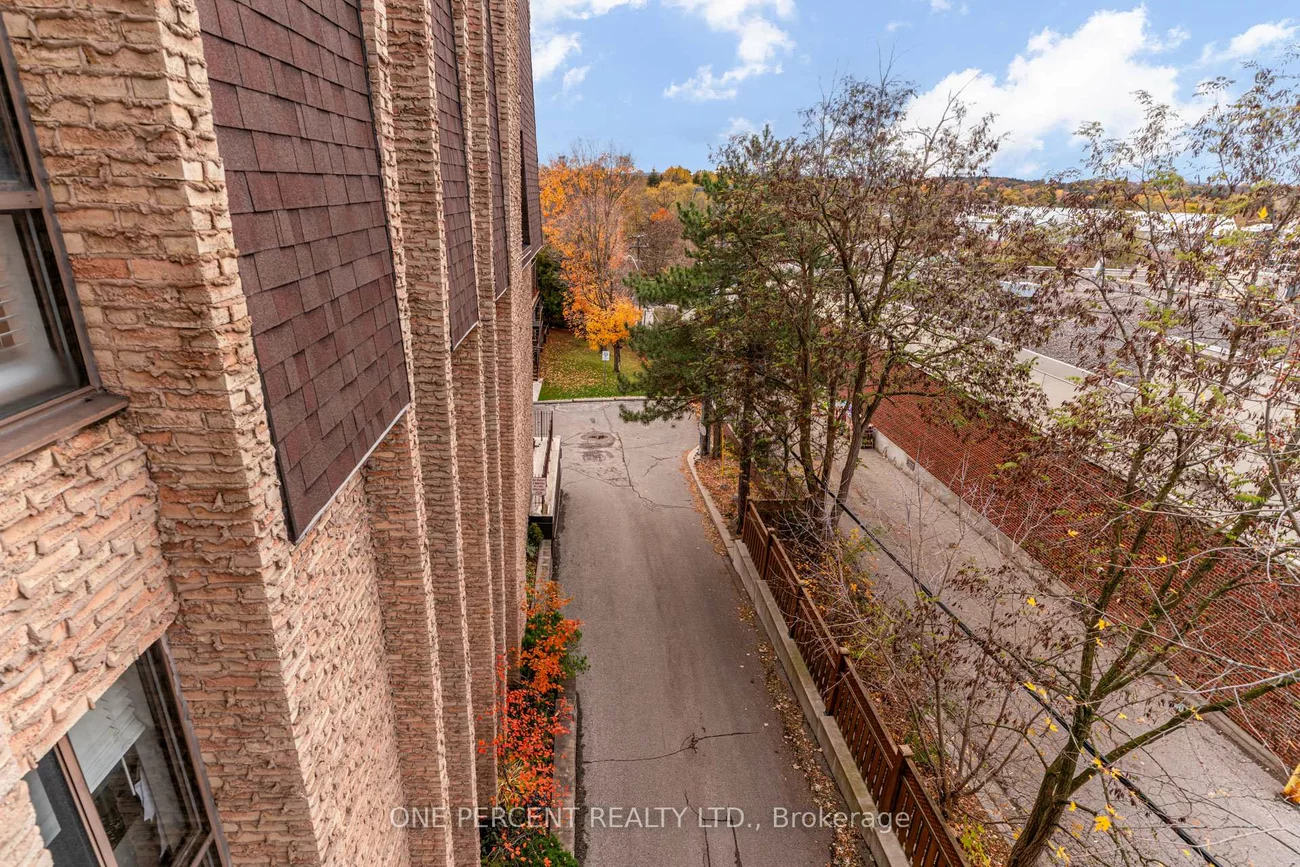 15390, Yonge, Aurora Heights, Aurora