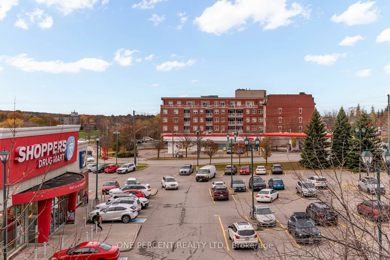 15390, Yonge, Aurora Heights, Aurora
