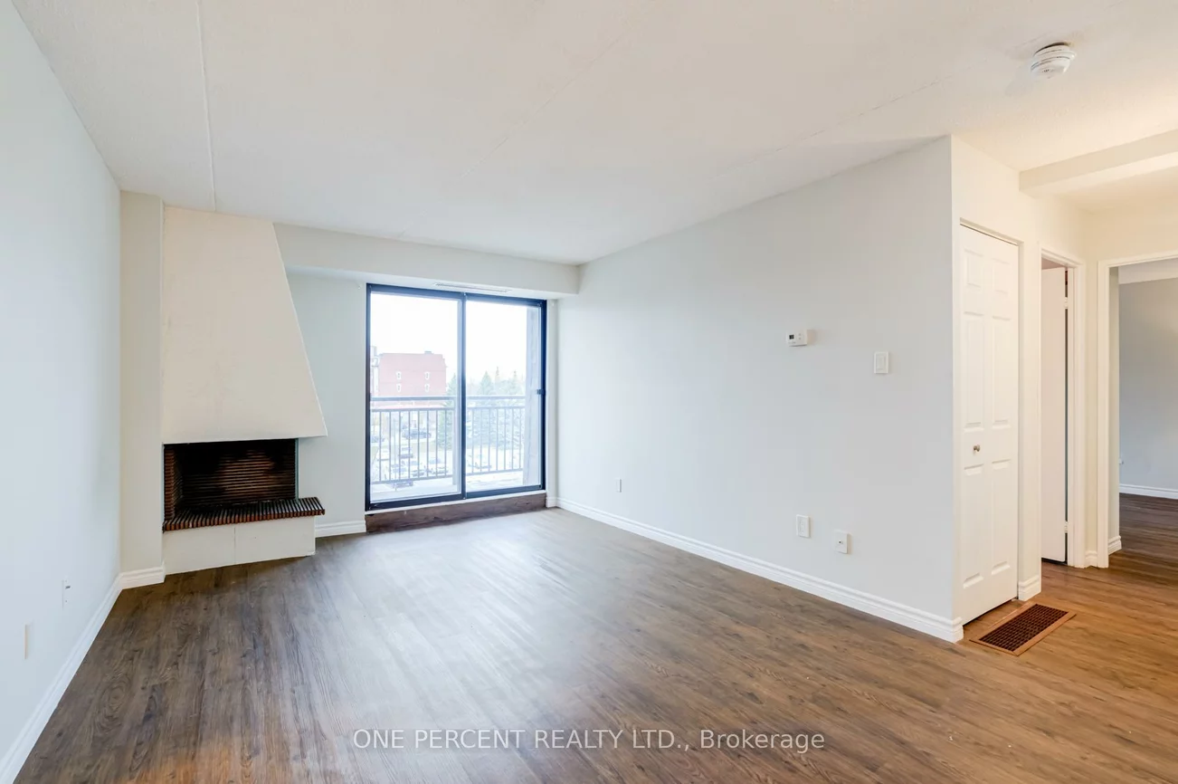 15390, Yonge, Aurora Heights, Aurora