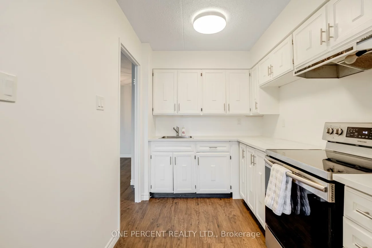 15390, Yonge, Aurora Heights, Aurora