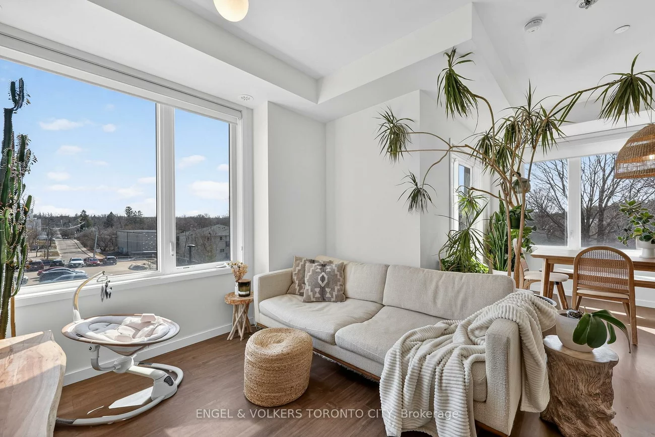 300, Alex Gardner, Aurora Heights, Aurora