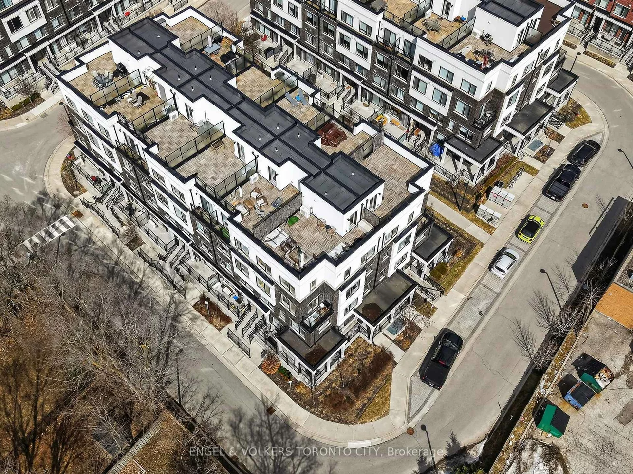 300, Alex Gardner, Aurora Heights, Aurora