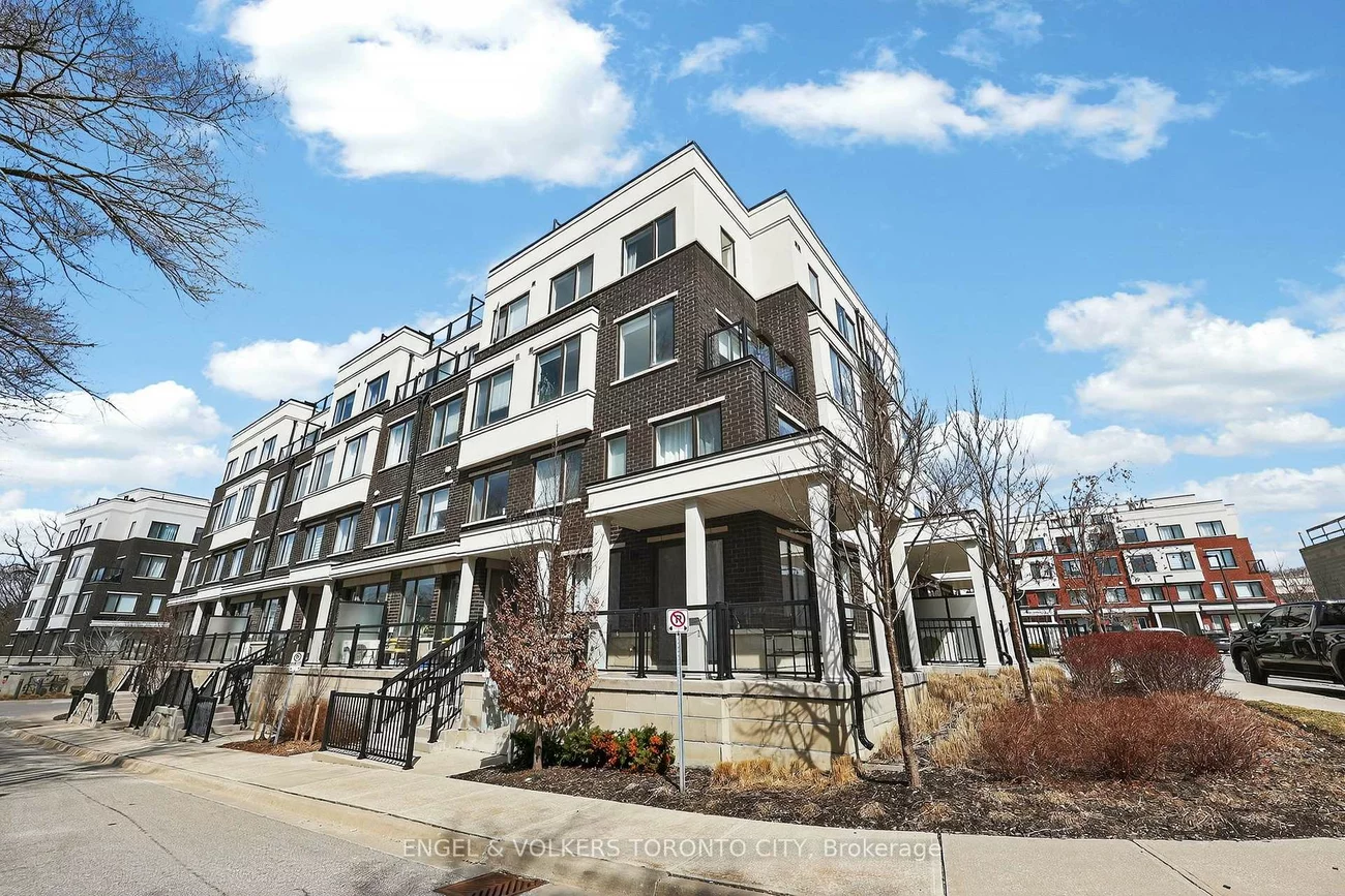 300, Alex Gardner, Aurora Heights, Aurora