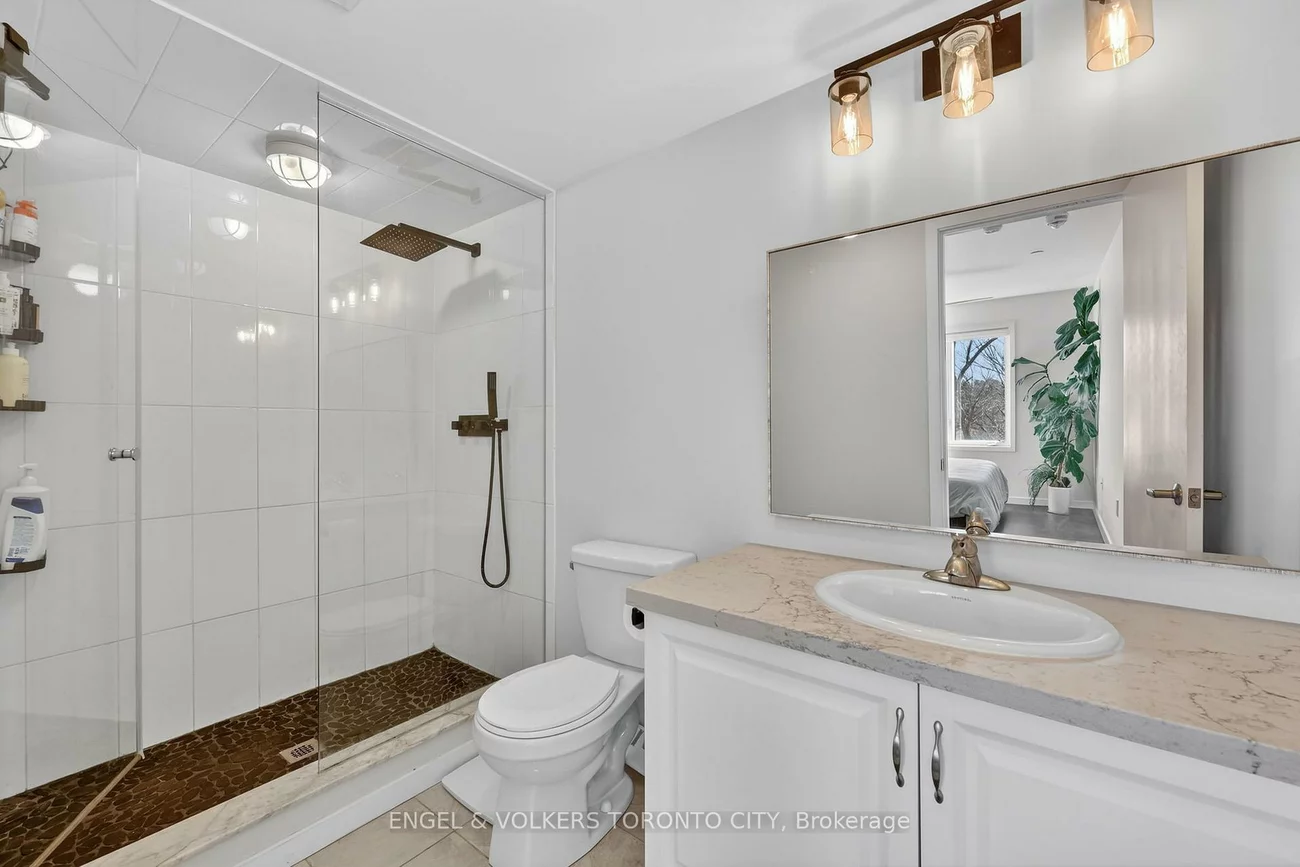 300, Alex Gardner, Aurora Heights, Aurora