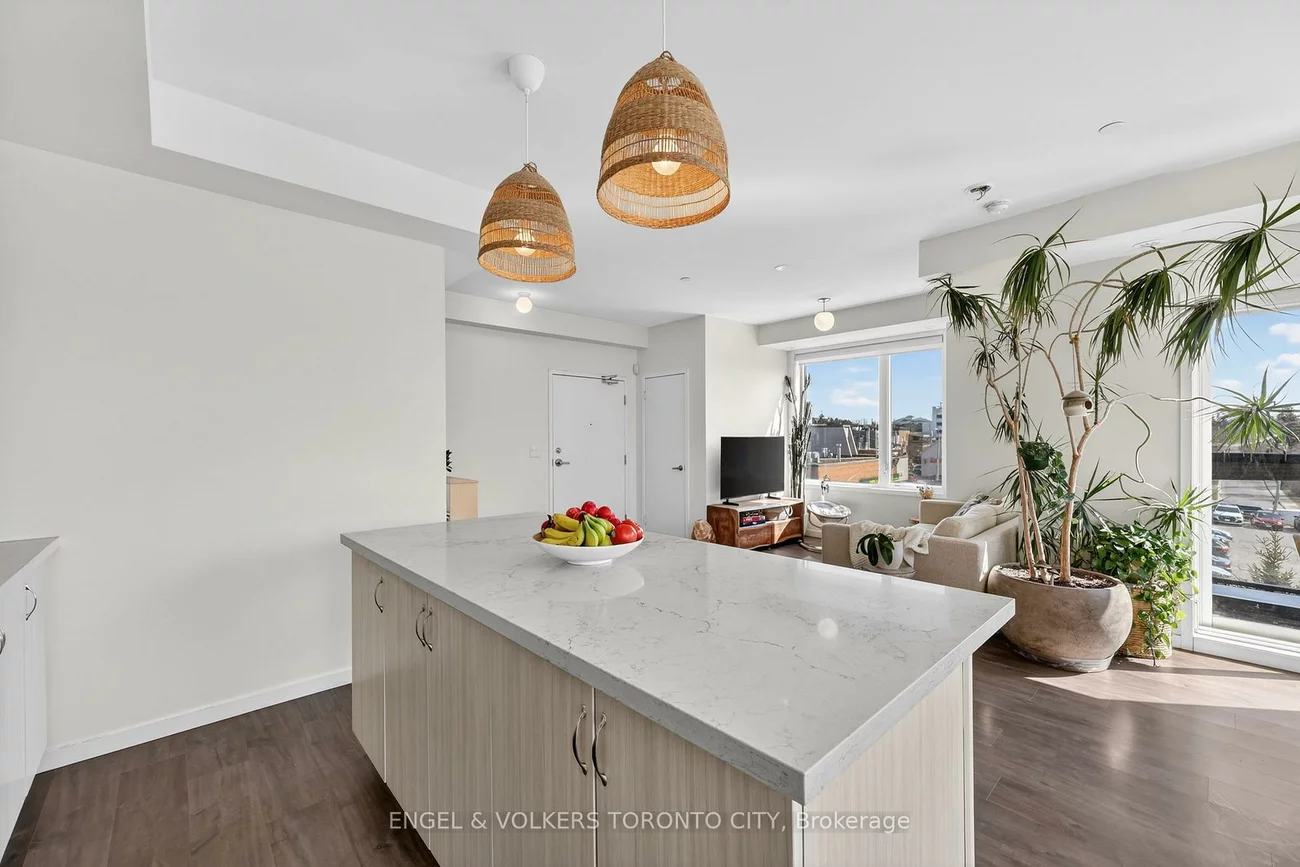 300, Alex Gardner, Aurora Heights, Aurora