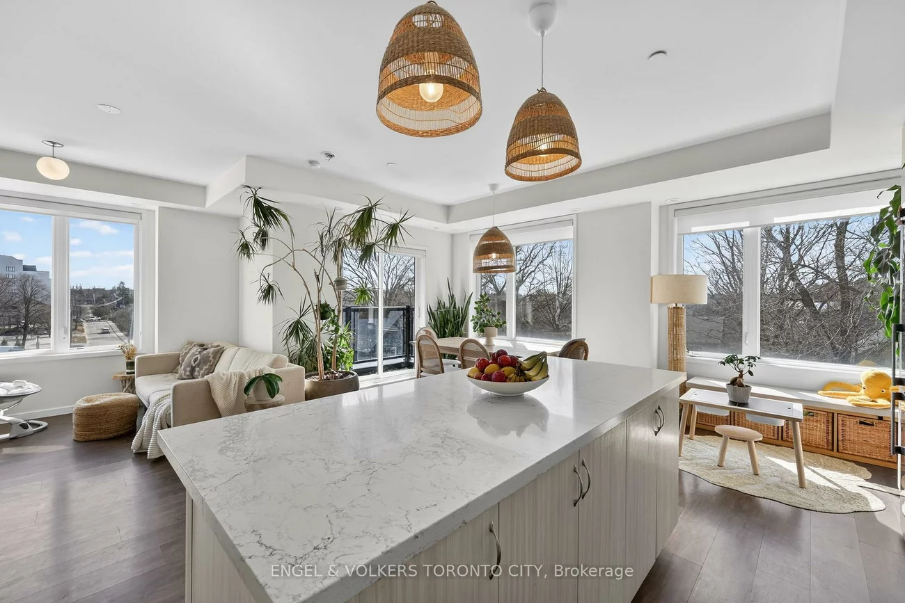 300, Alex Gardner, Aurora Heights, Aurora