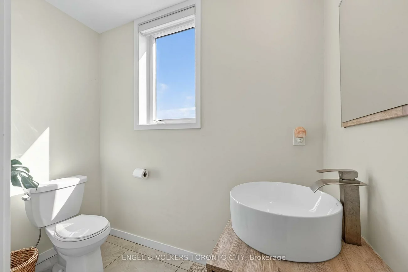 300, Alex Gardner, Aurora Heights, Aurora