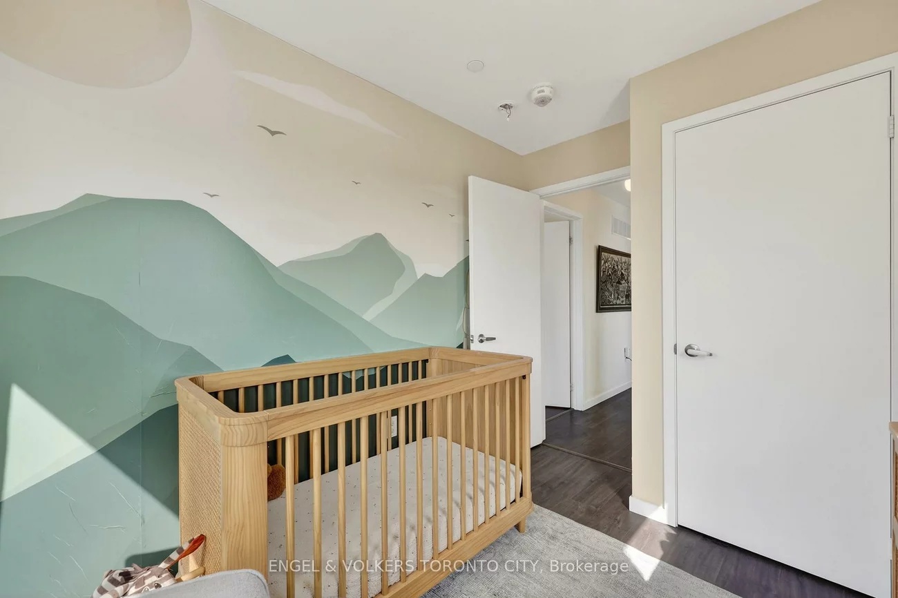 300, Alex Gardner, Aurora Heights, Aurora