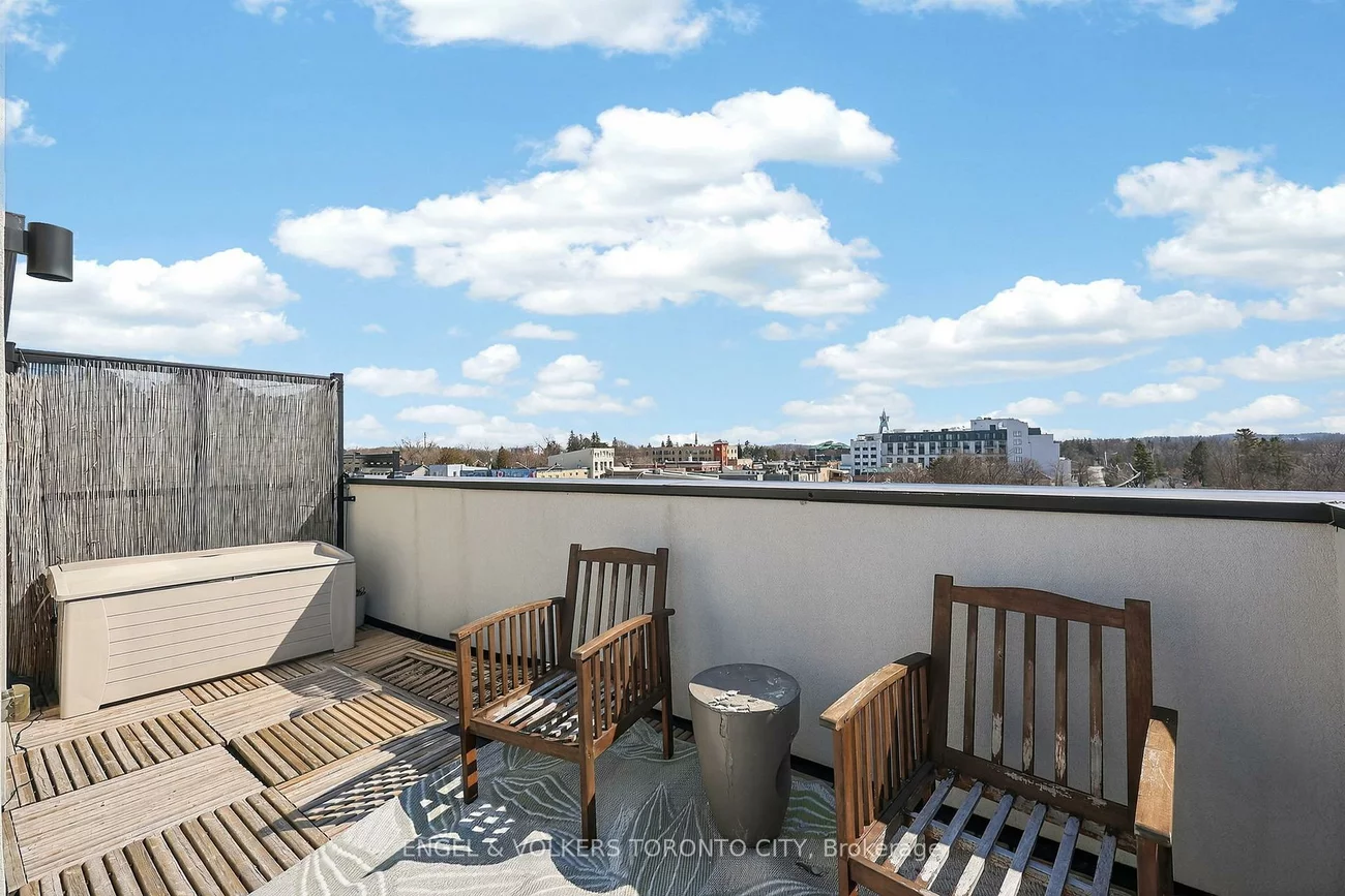 300, Alex Gardner, Aurora Heights, Aurora