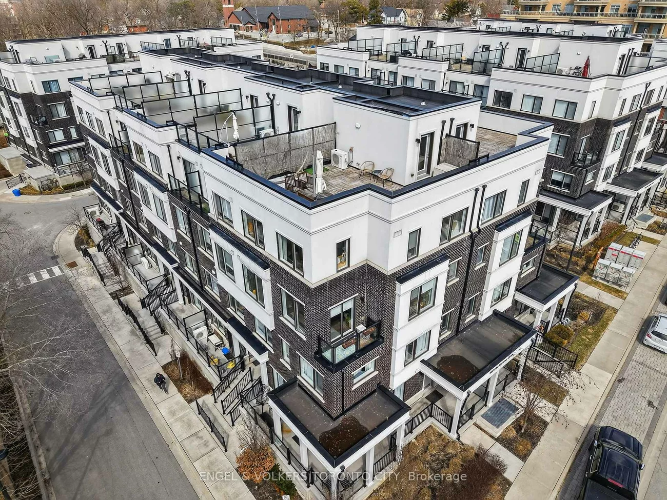 300, Alex Gardner, Aurora Heights, Aurora