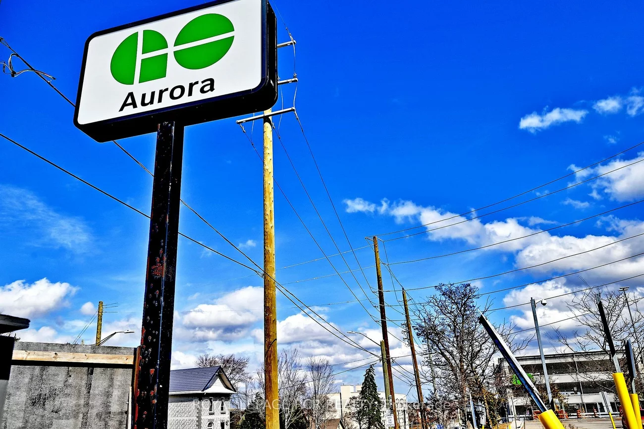 160, Wellington, Aurora Village, Aurora