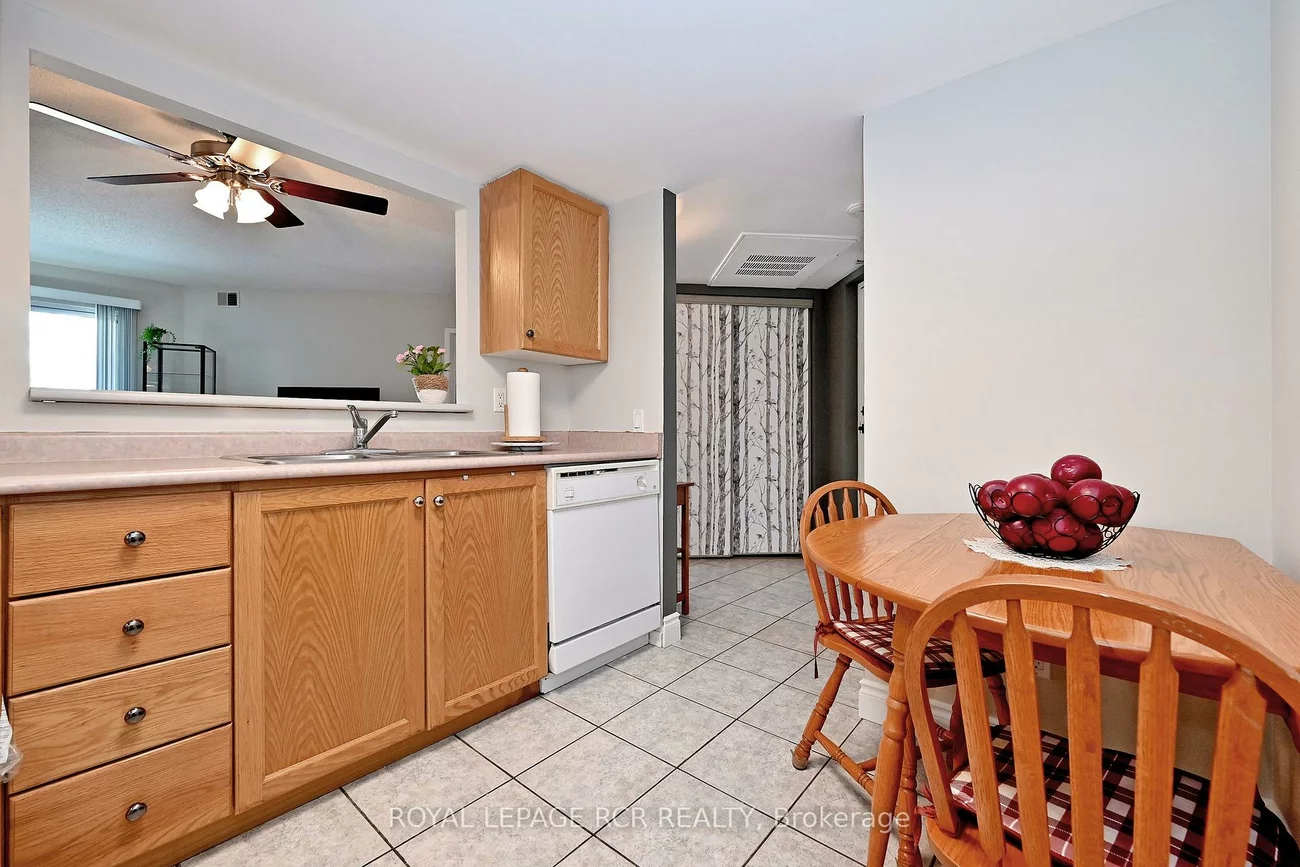 160, Wellington, Aurora Village, Aurora