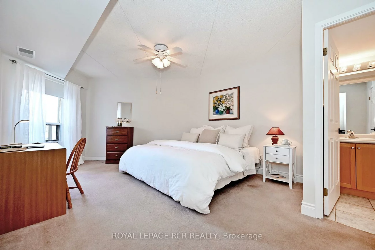 160, Wellington, Aurora Village, Aurora