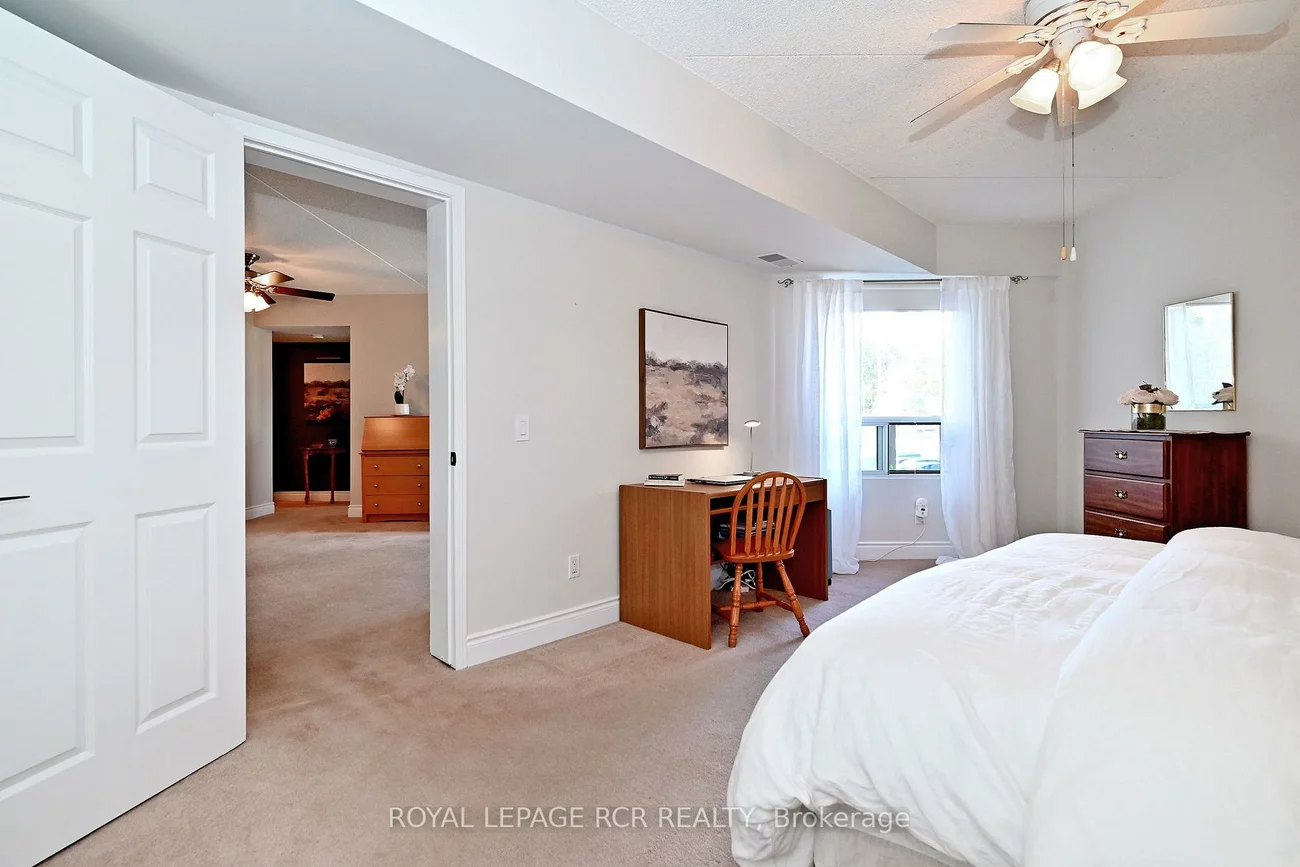 160, Wellington, Aurora Village, Aurora