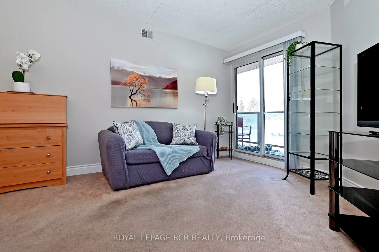 160, Wellington, Aurora Village, Aurora