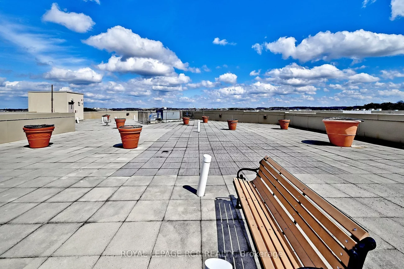 160, Wellington, Aurora Village, Aurora