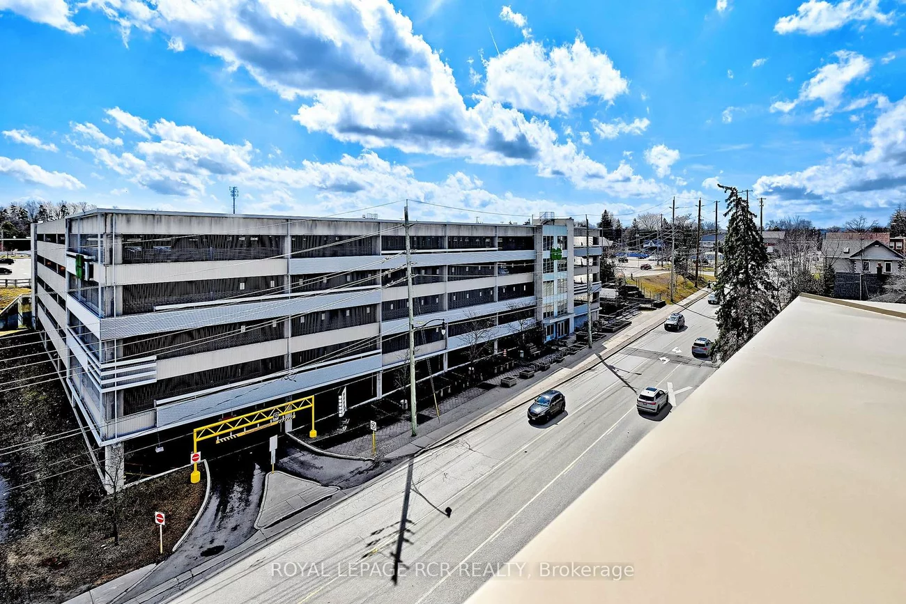 160, Wellington, Aurora Village, Aurora