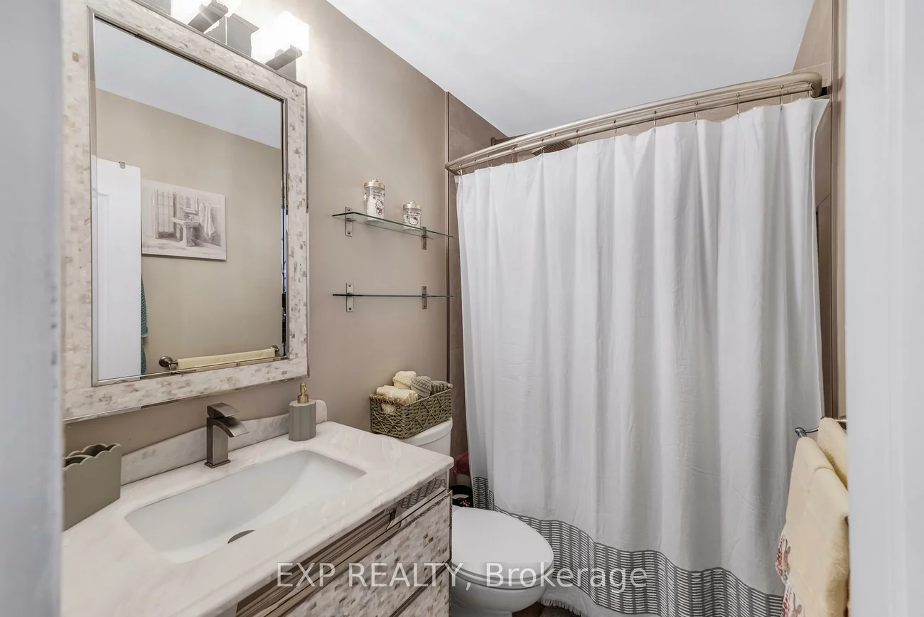 45, Sandlewood, Bayview Wellington, Aurora