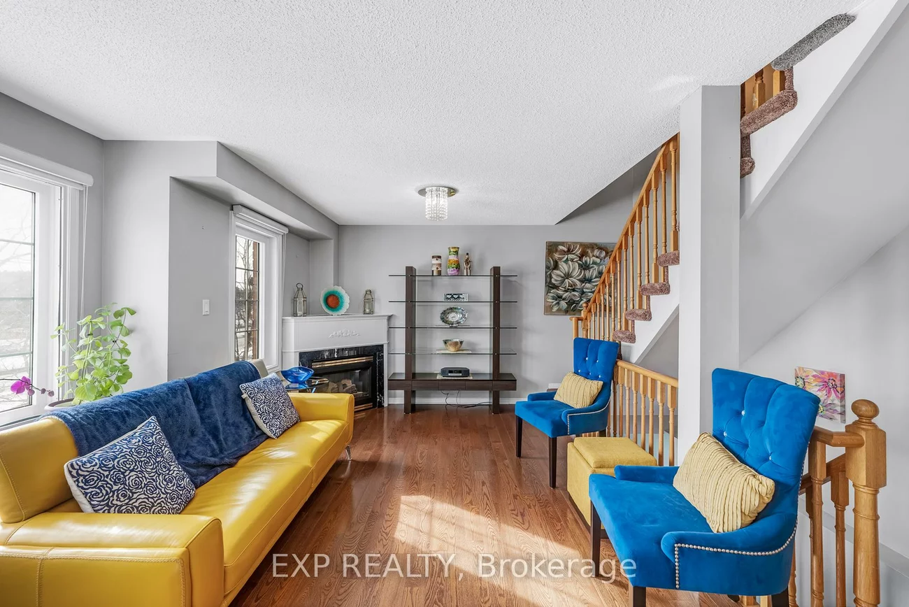 45, Sandlewood, Bayview Wellington, Aurora