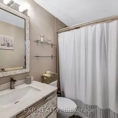 45, Sandlewood, Bayview Wellington, Aurora