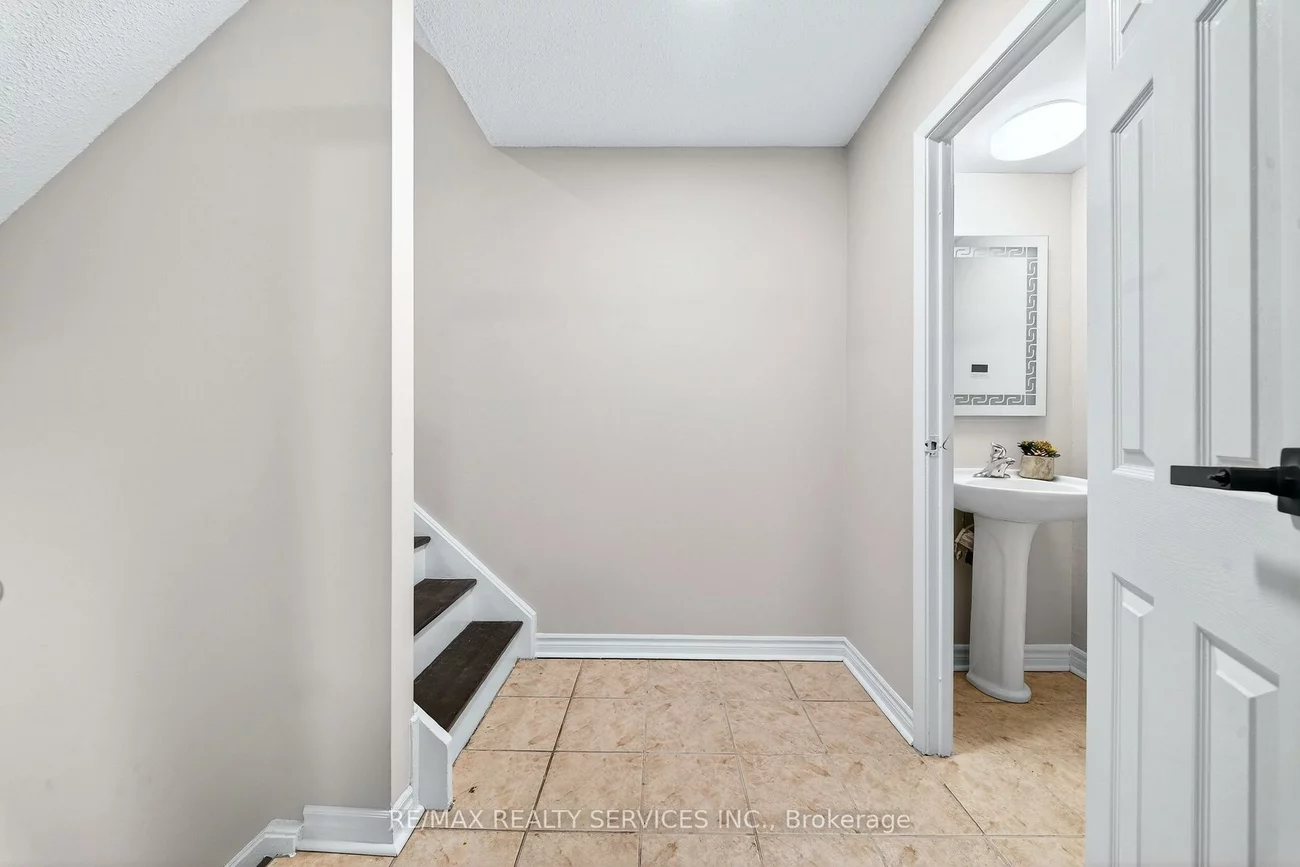 179, Milestone, Aurora Village, Aurora