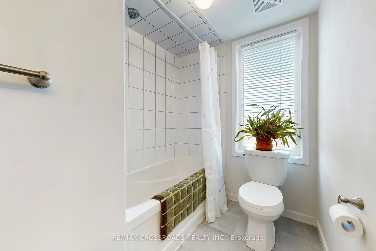 100, Alex Gardner, Aurora Village, Aurora