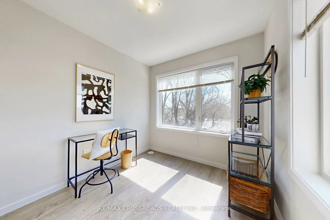 100, Alex Gardner, Aurora Village, Aurora