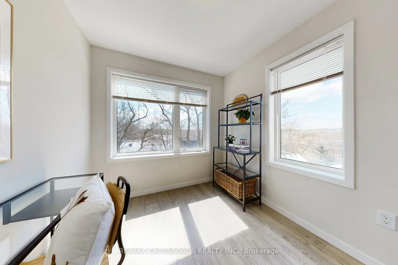 100, Alex Gardner, Aurora Village, Aurora