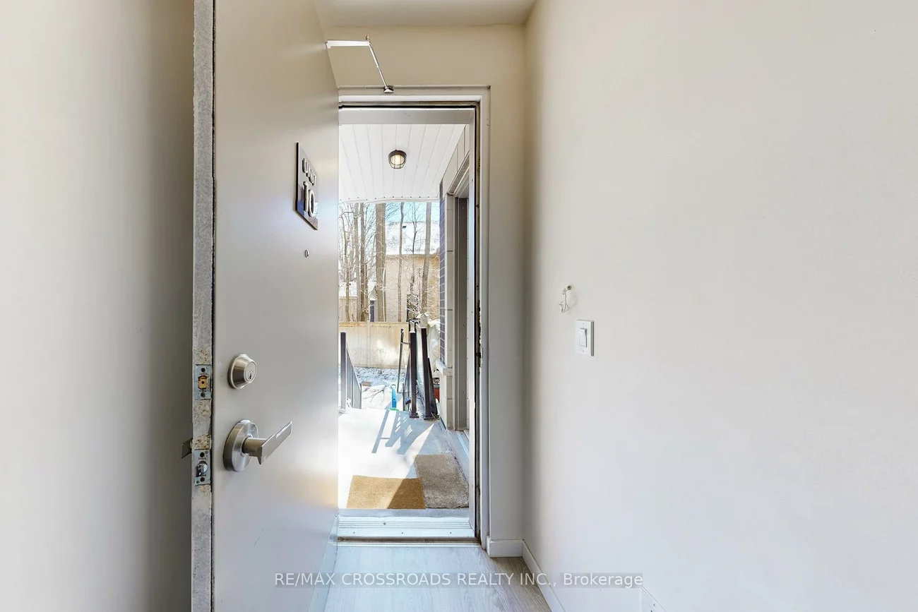 100, Alex Gardner, Aurora Village, Aurora