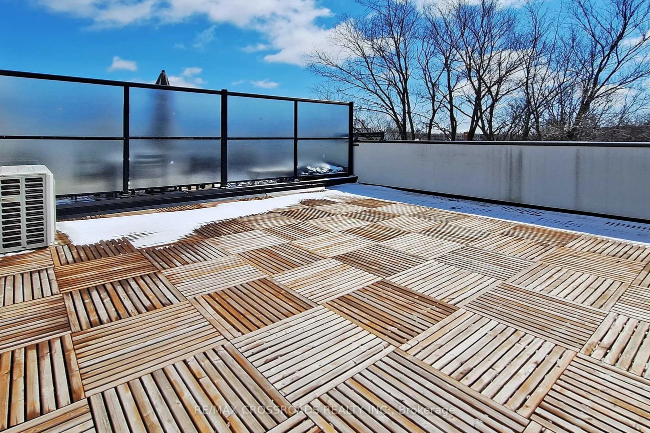 100, Alex Gardner, Aurora Village, Aurora