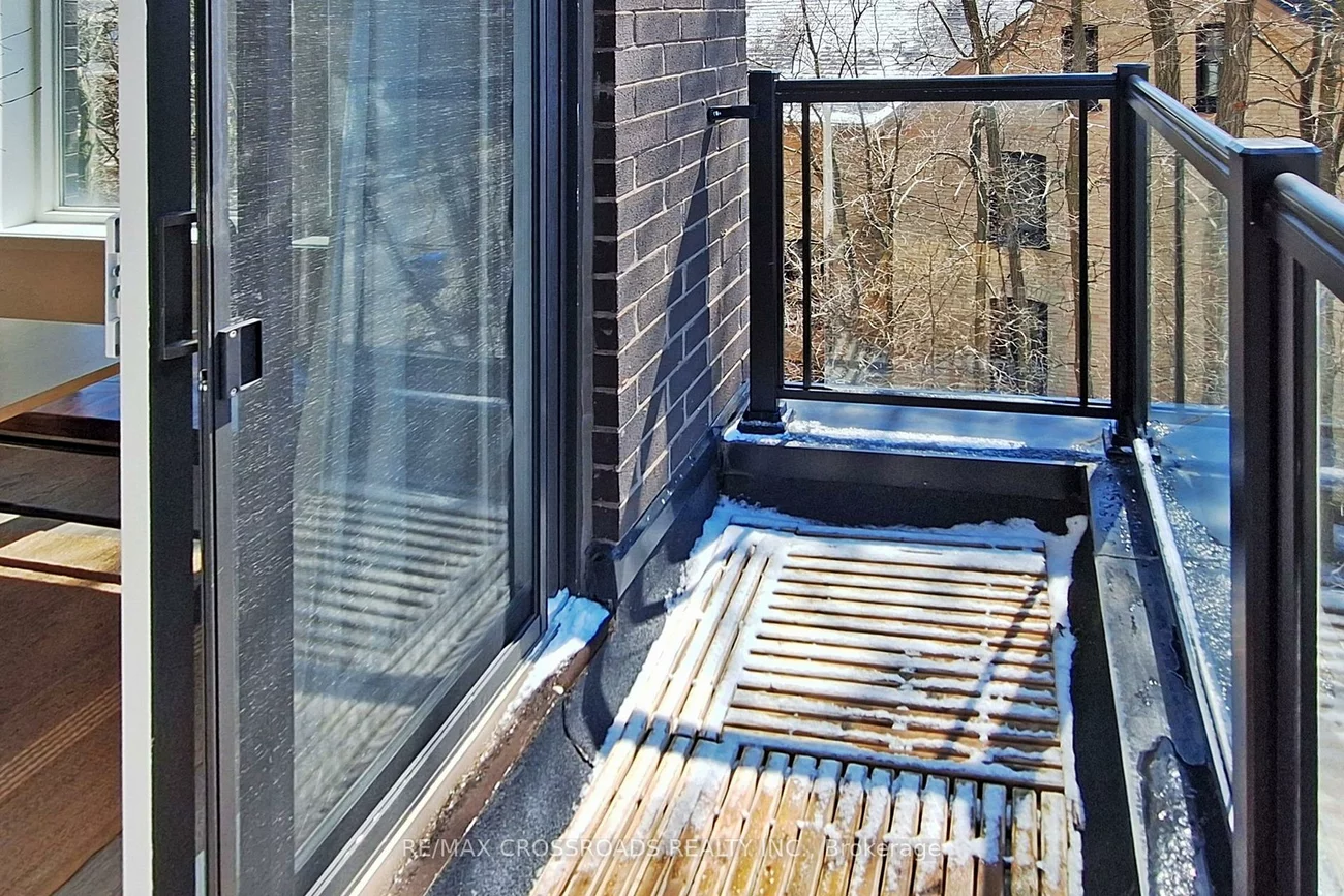 100, Alex Gardner, Aurora Village, Aurora