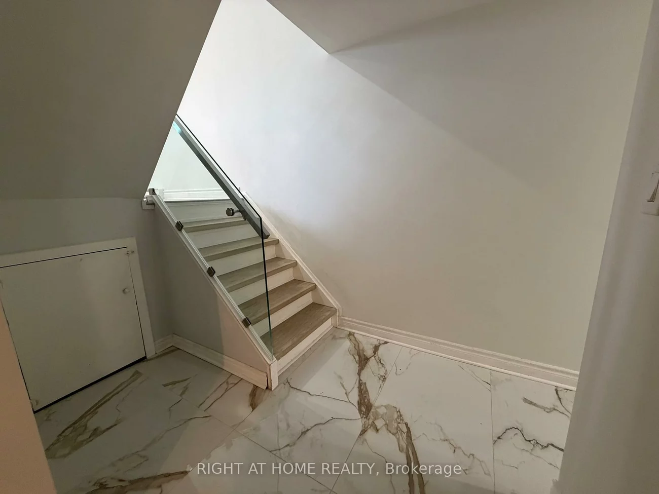 24, springfair, Aurora Village, Aurora