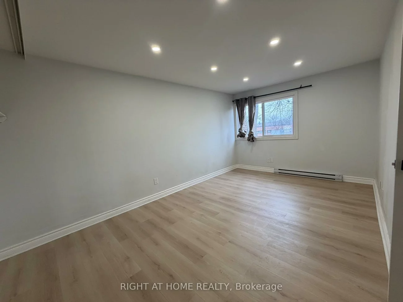 24, springfair, Aurora Village, Aurora