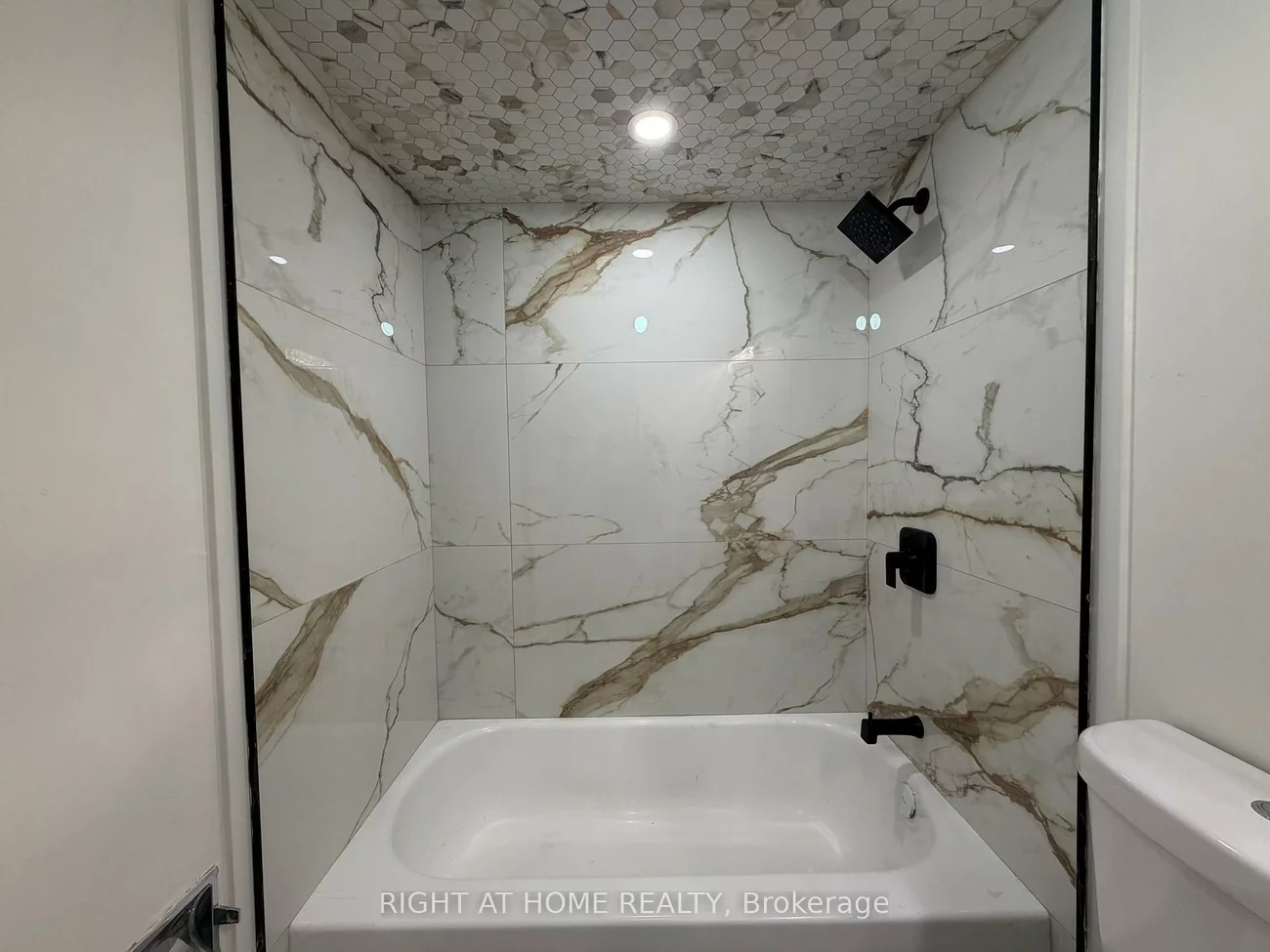 24, springfair, Aurora Village, Aurora