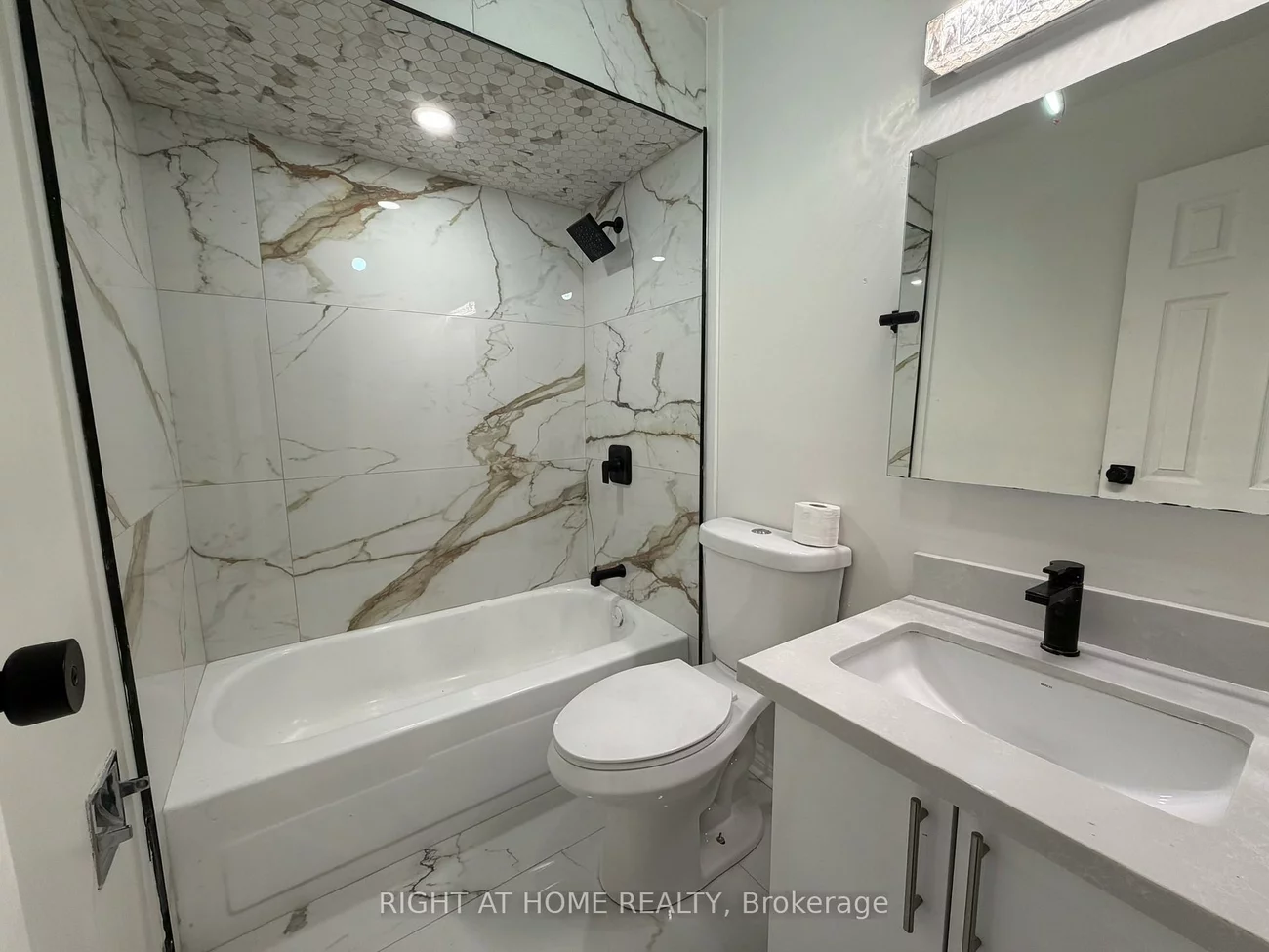 24, springfair, Aurora Village, Aurora