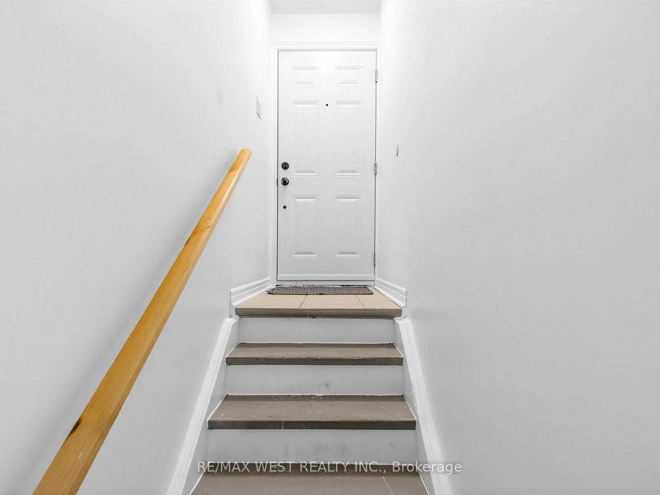 246, Milestone, Aurora Village, Aurora