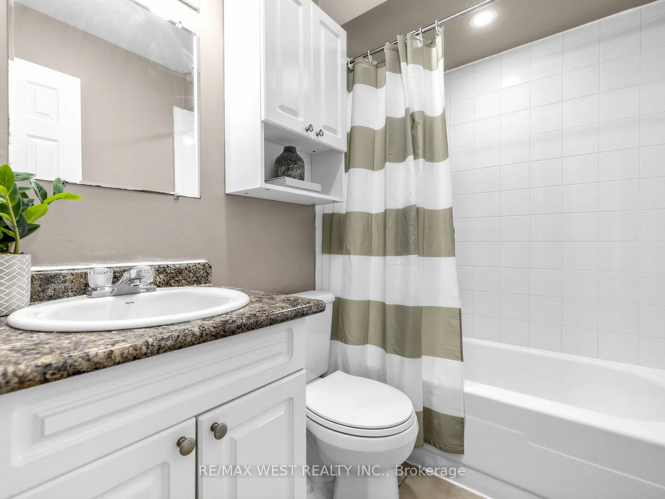 246, Milestone, Aurora Village, Aurora