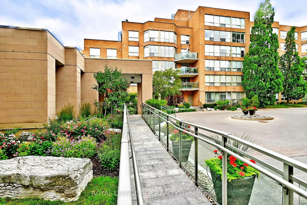 14924, Yonge, Aurora Highlands, Aurora