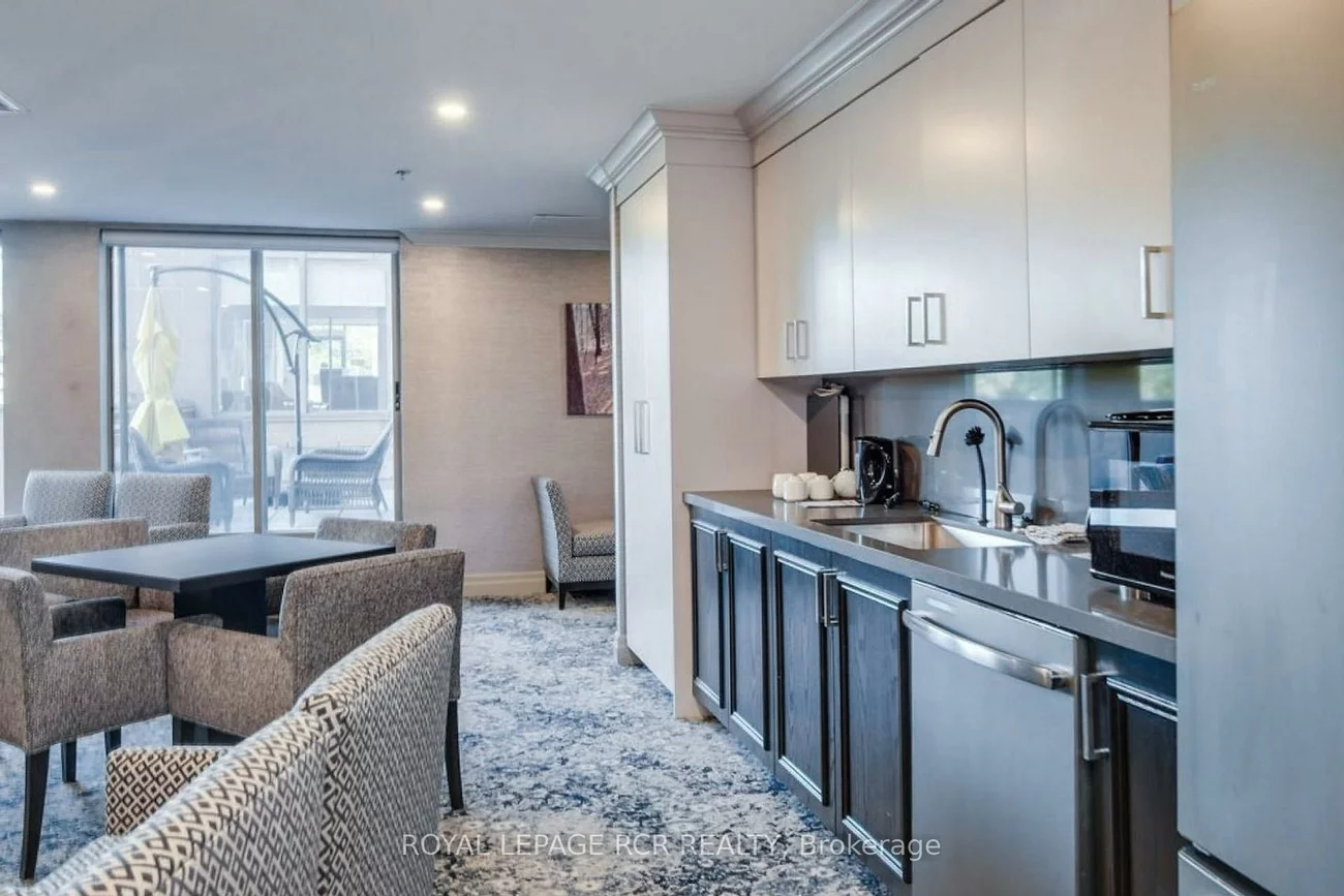 14924, Yonge, Aurora Highlands, Aurora