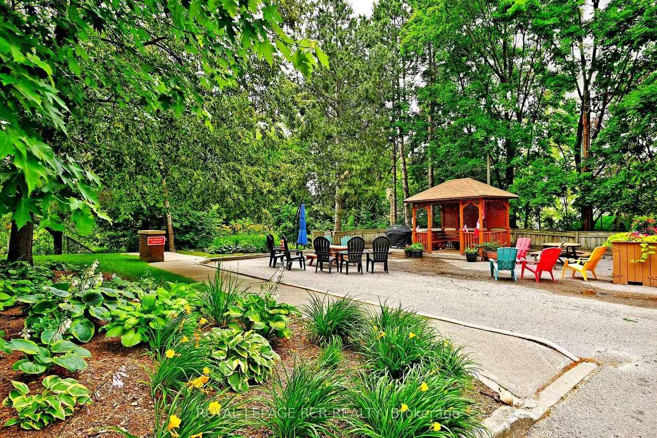 14924, Yonge, Aurora Highlands, Aurora