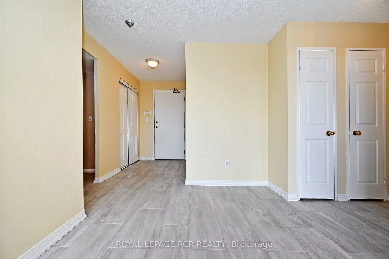 14924, Yonge, Aurora Highlands, Aurora