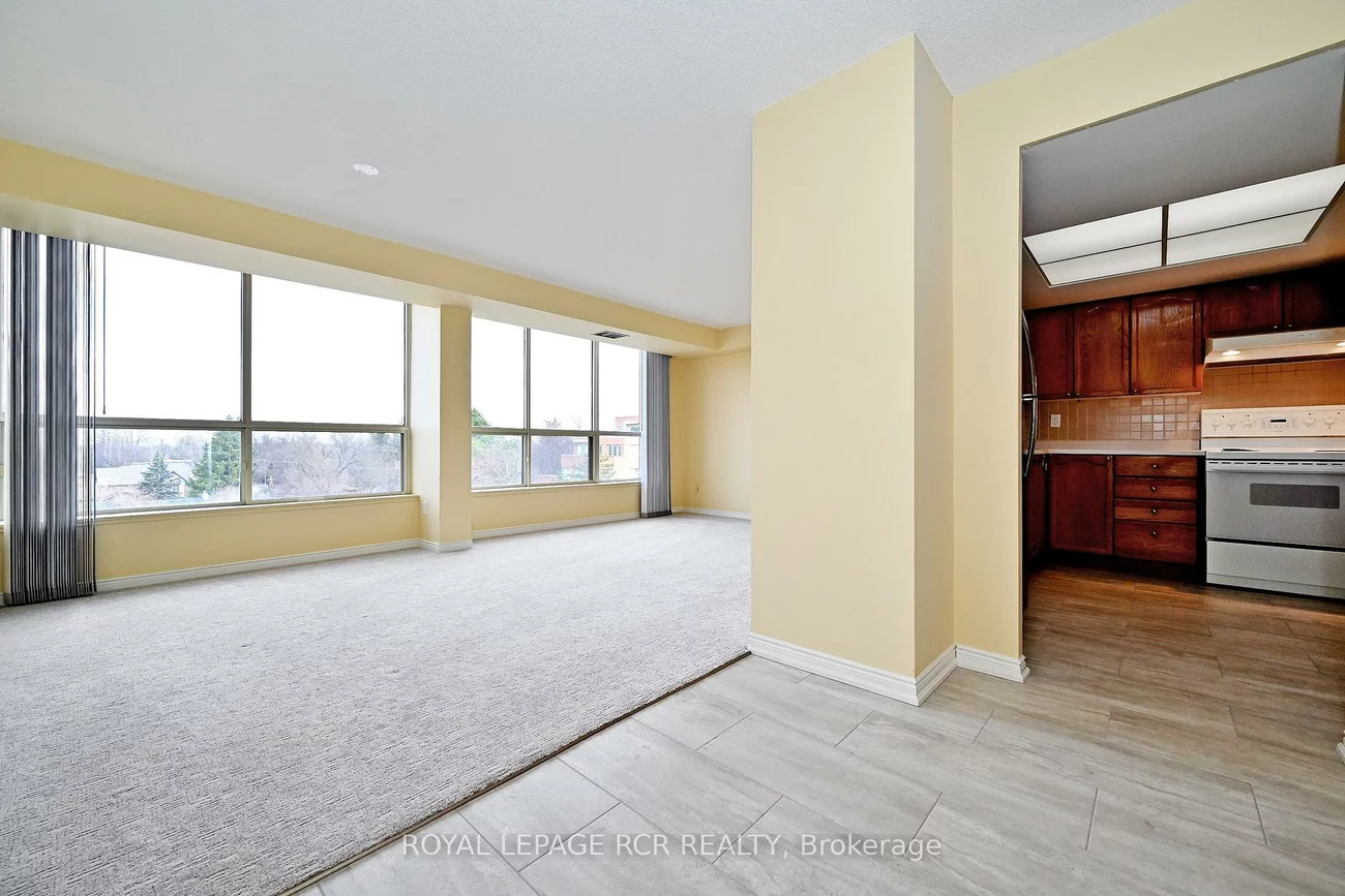14924, Yonge, Aurora Highlands, Aurora