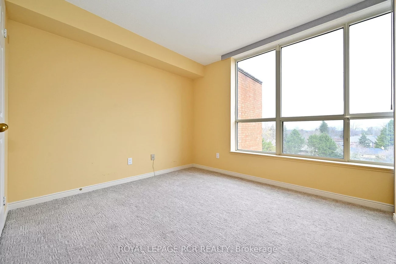 14924, Yonge, Aurora Highlands, Aurora