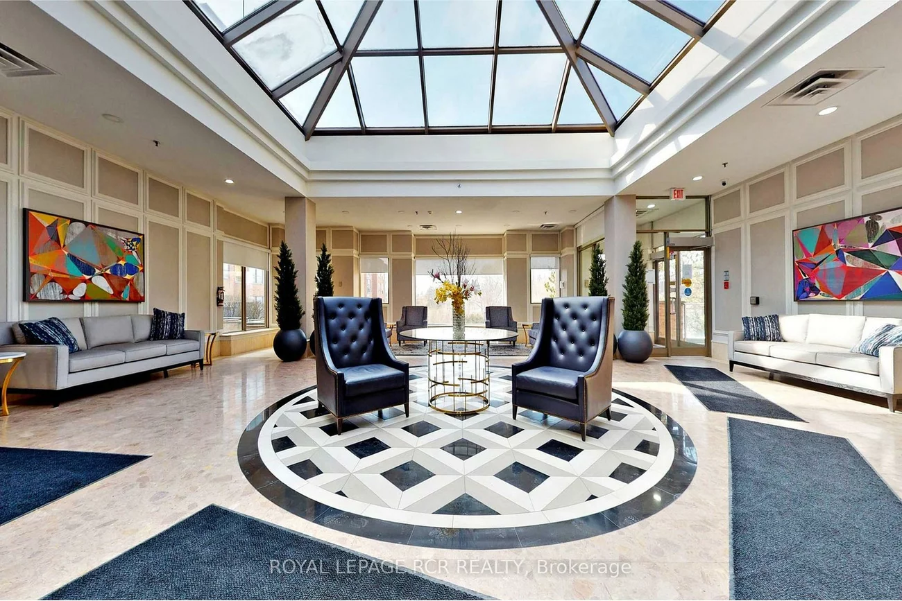 14924, Yonge, Aurora Highlands, Aurora